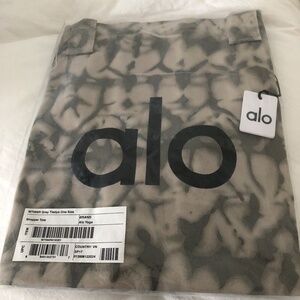 ALO Yoga Iconic Shopper Tote Bag
